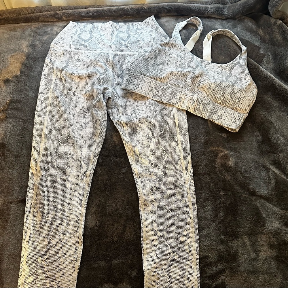 Legging and sports bra set